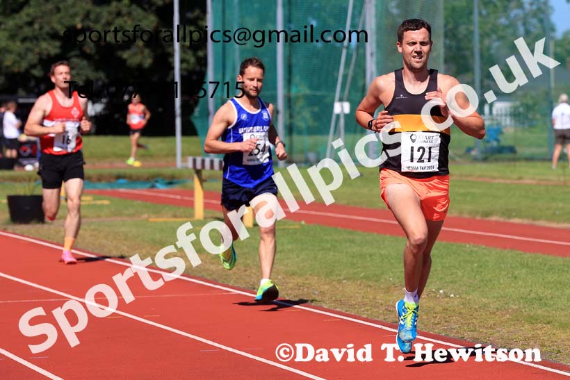 Mens 5000 metres, 2024 NE Masters Track and Field Champs., Monkton Stadium, Jarrow.  Photo: David T. Hewitson/Sports for All Pics
